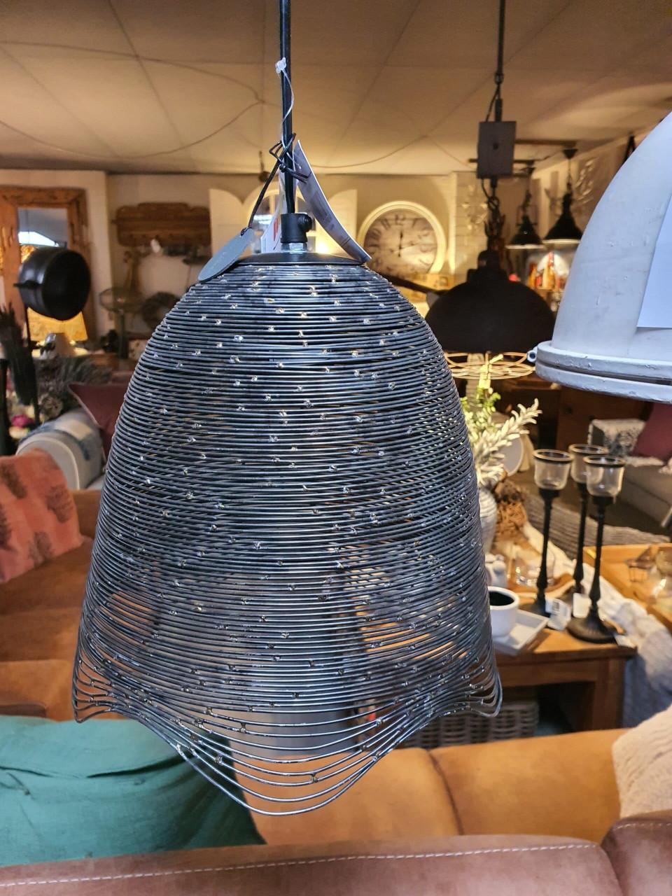 DIVERSE SPIEGELS, KLEINE TAFELTJES, BANKJES. VERLICHTING, 3Z FACTORY