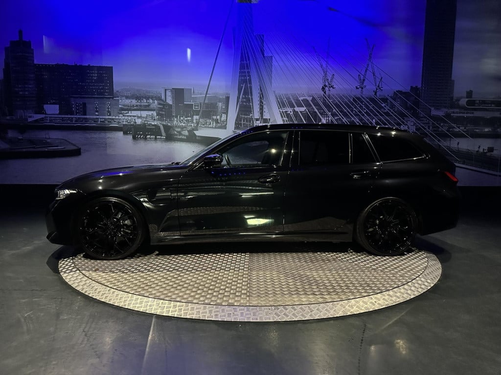 BMW 3-serie touring 330e xdrive *pano*360camera*sportstoelen*laser*eibach*