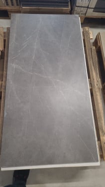 Ca 10m² Grijze marmerlook tegels, 60x120, mat grijs van € 73,95 per m² voor