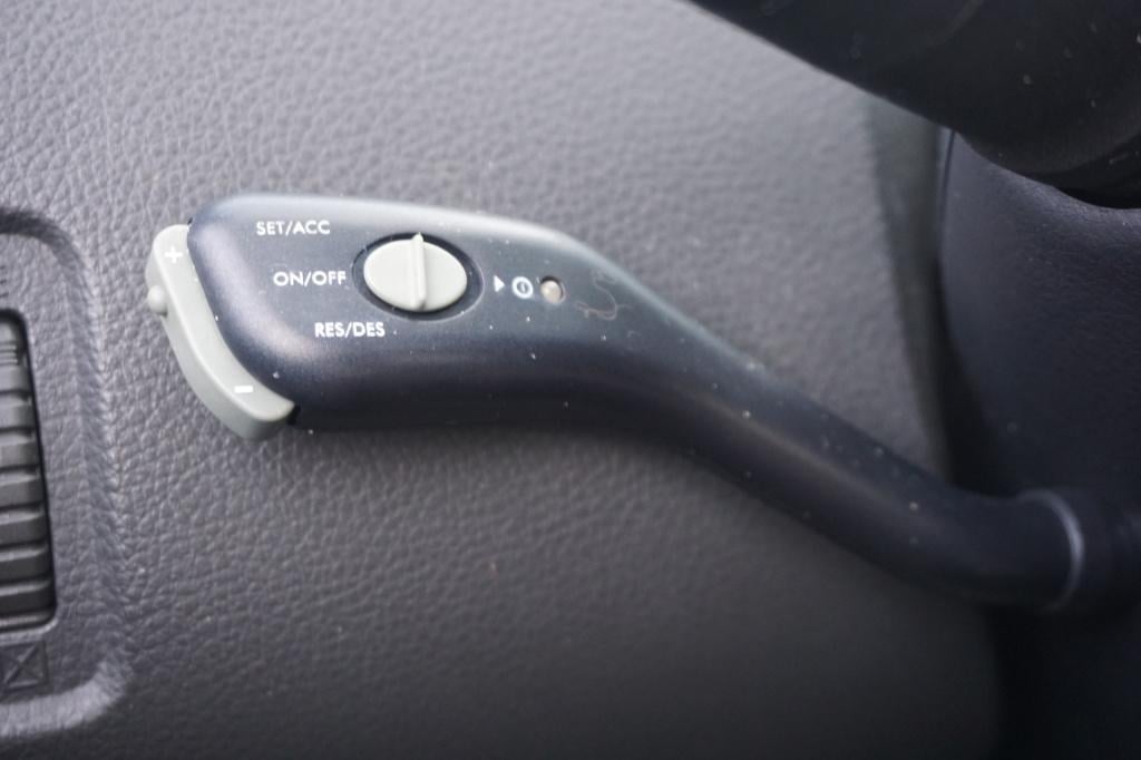 Nissan X-Trail 2.5 sport outdoor airco / navi / cruise / stoelverw. / pano