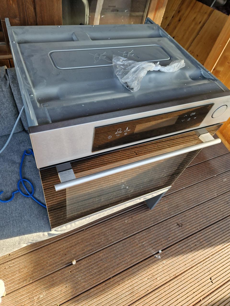 Ikea oven met stoomfunctie. Zo goed als nieuw. Weg=Weg!!