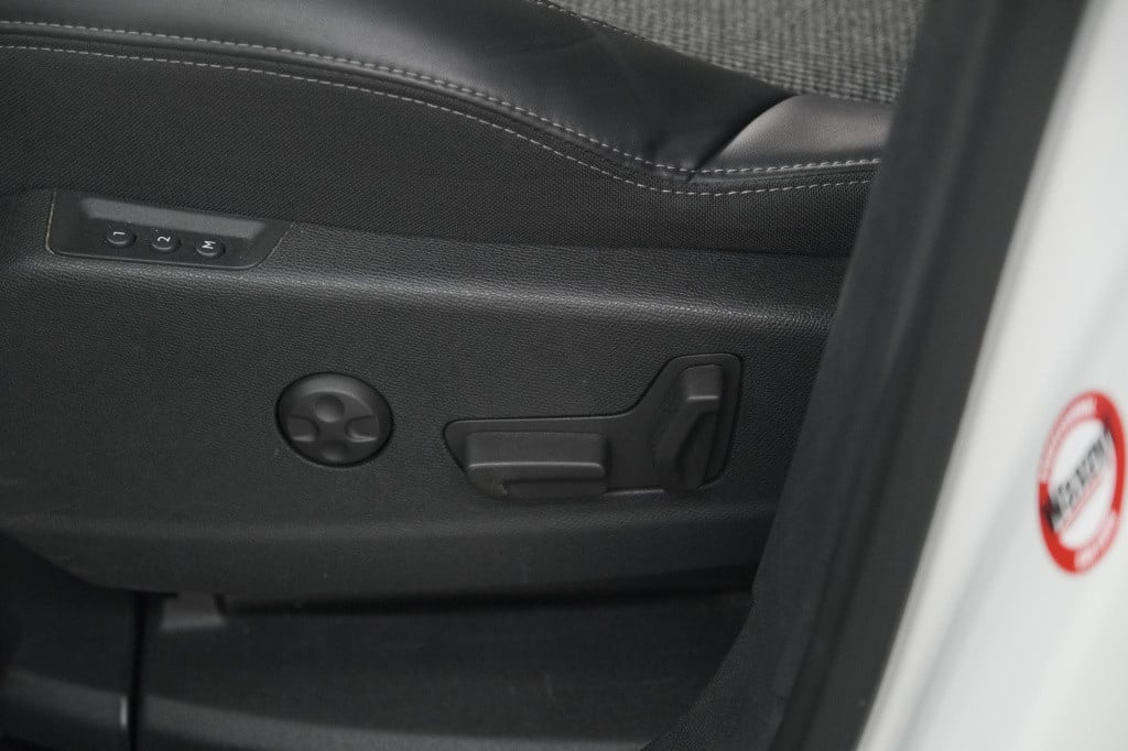 Peugeot 3008 puretech 130 eat6 allure | camera | dodehoekdetectie | elektri