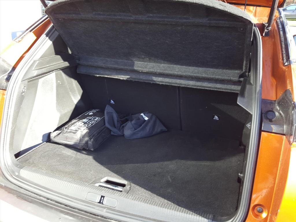 Peugeot 2008 1.2 130pk gt eat8 automaat apple carplay & android auto | trek