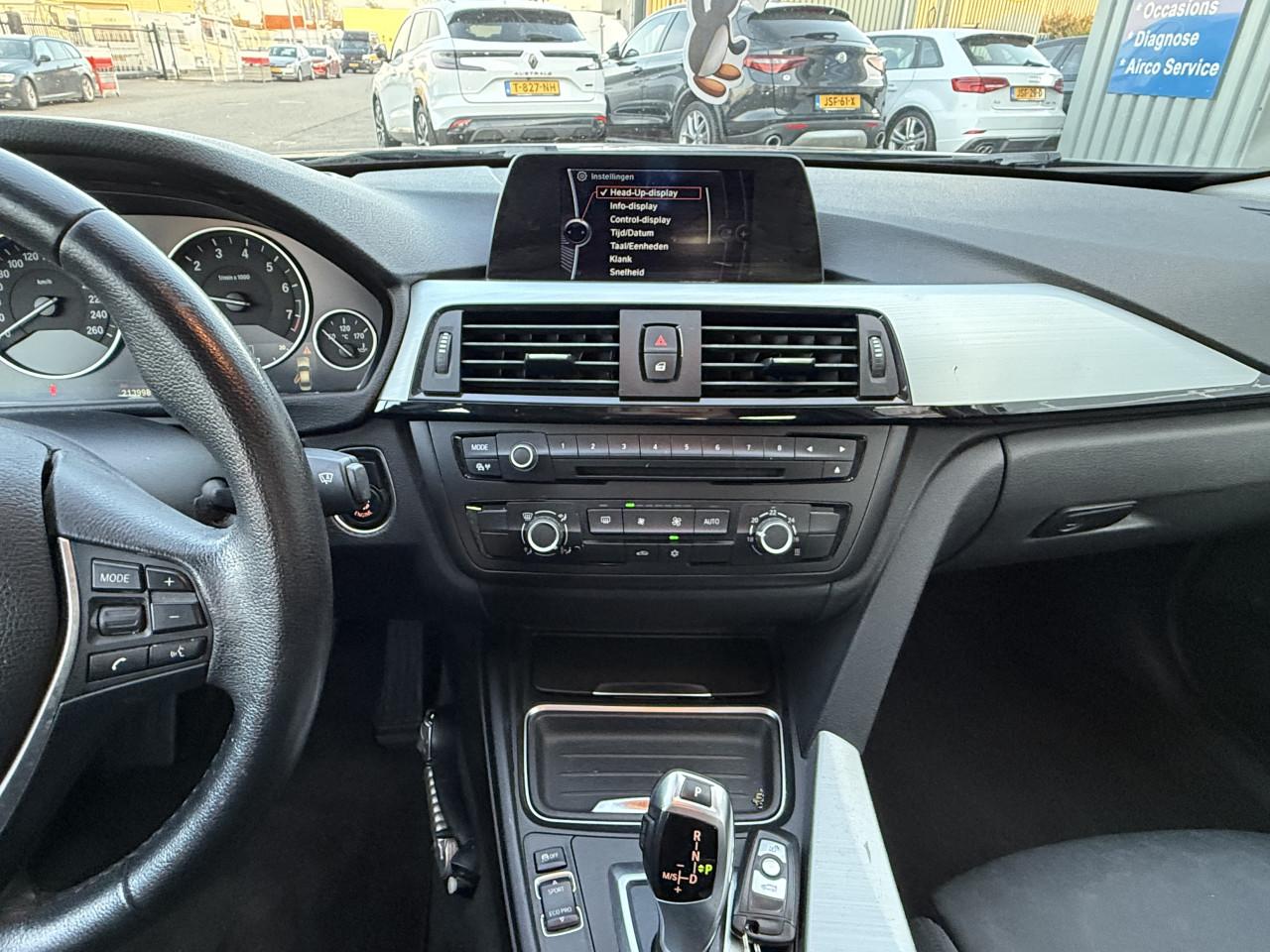 BMW 3-serie - 320i High Executive