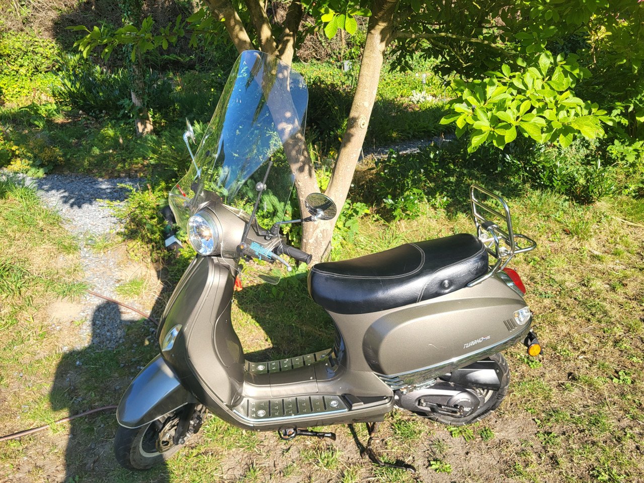 Te koop leuke bromscooter