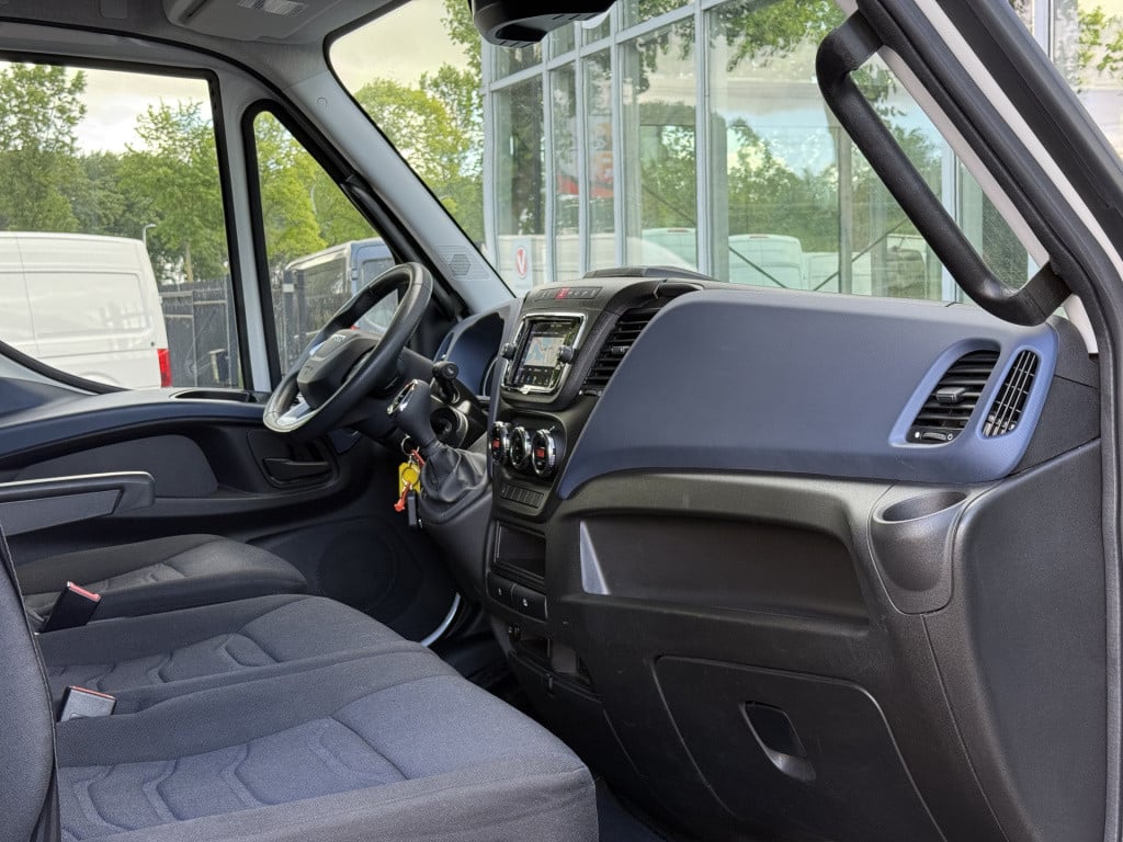 Iveco Daily 35c18h 3.0 410 bakwagen met laadklep | 1e eig | vol opties | tr