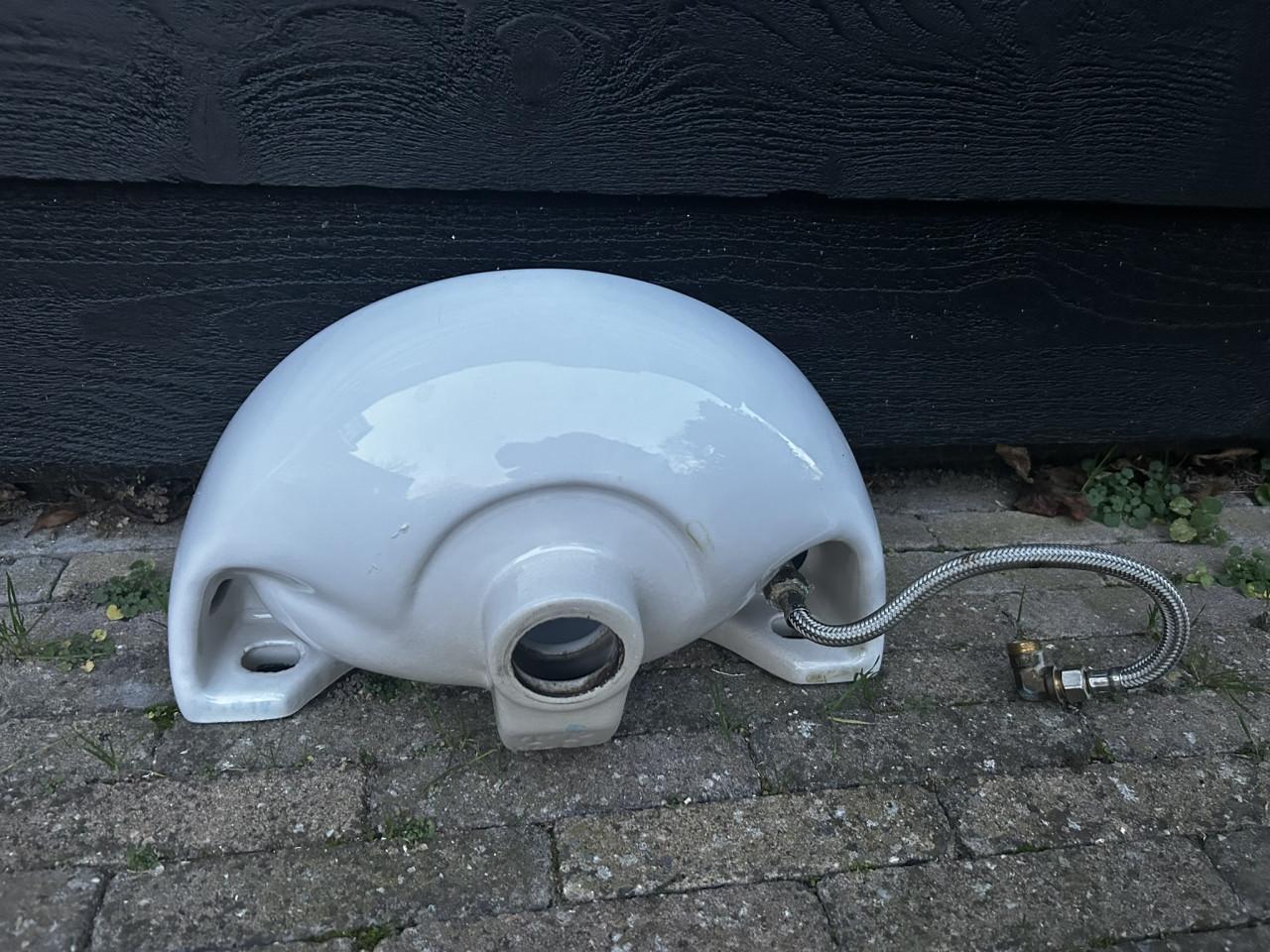 WC-Fontein met kraan