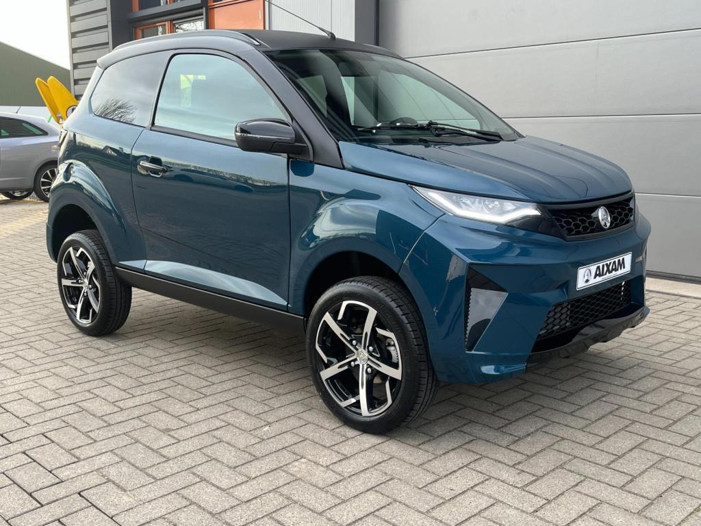 Aixam Crossover brommobiel suv met abs en reservewiel