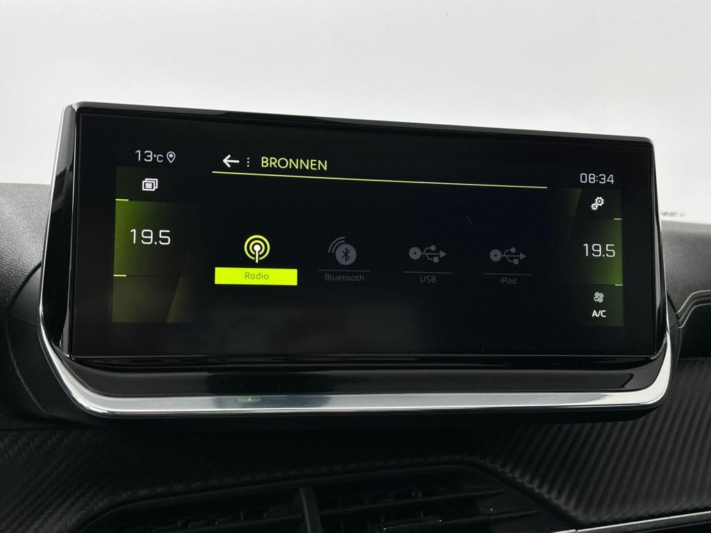 Peugeot 2008 1.2 gt pack | navigatie | alcantara | panoramadak | focal hi-f