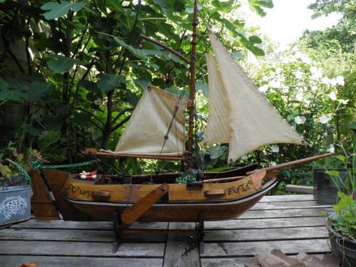 Houten vissersboot model