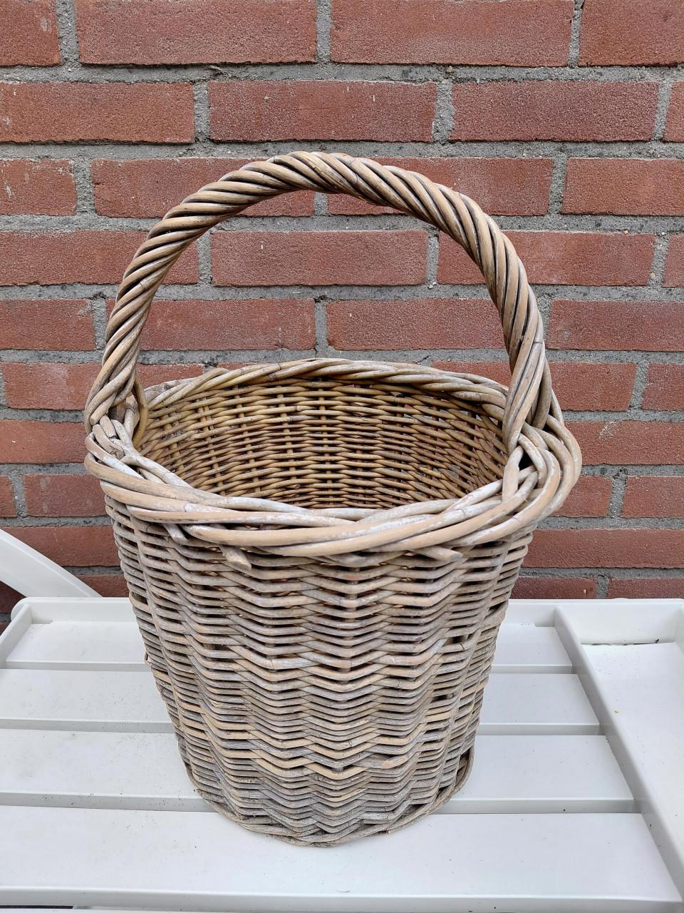 Orginele gevlochten plukmand