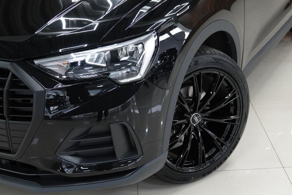 Audi Q3 35 tfsi | acc | carplay | pdc |