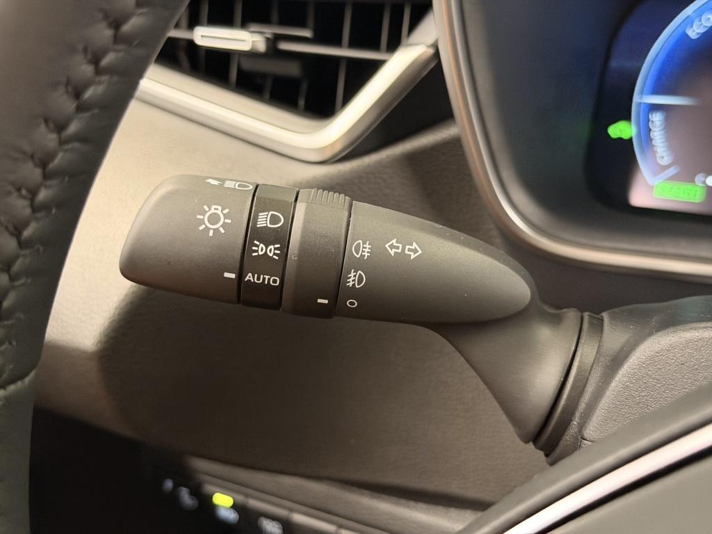 Toyota Corolla Touring Sports 140 hybrid active aktie model !!!