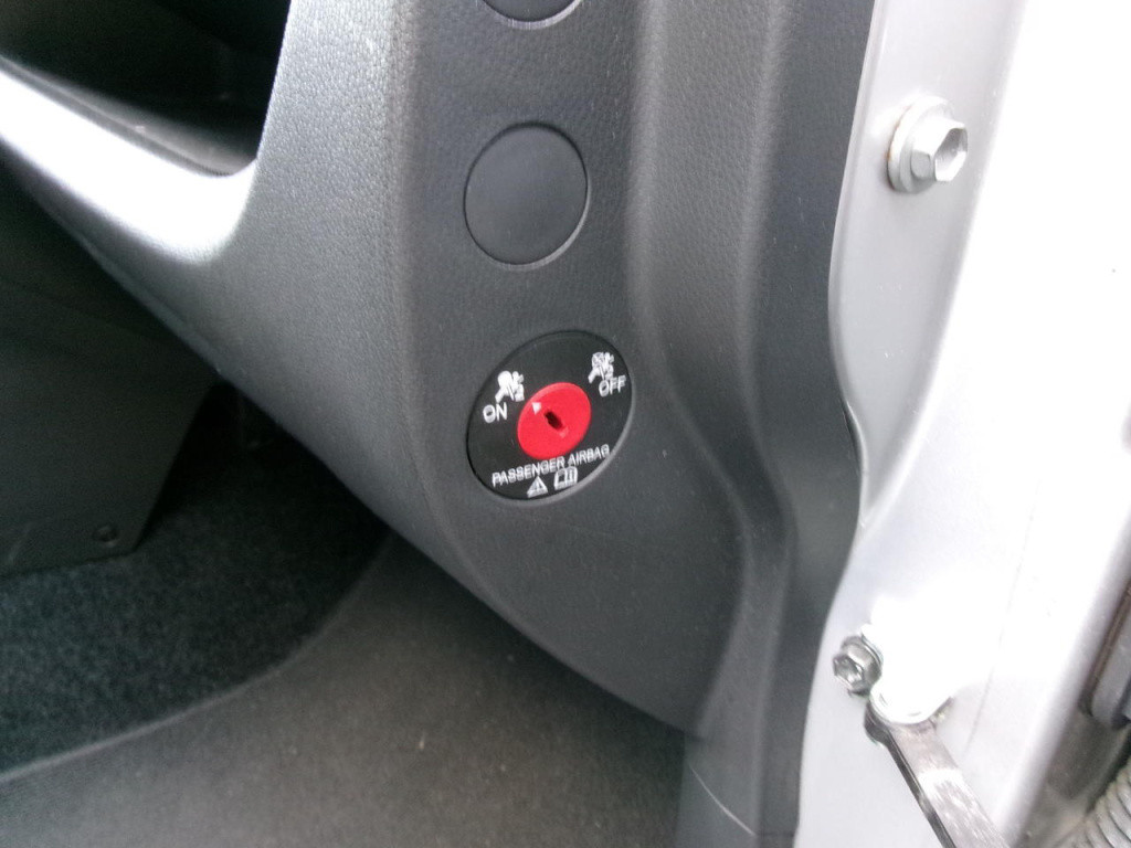 Opel Agila 1.2 automaat, airco, elec. ramen, hoge zit