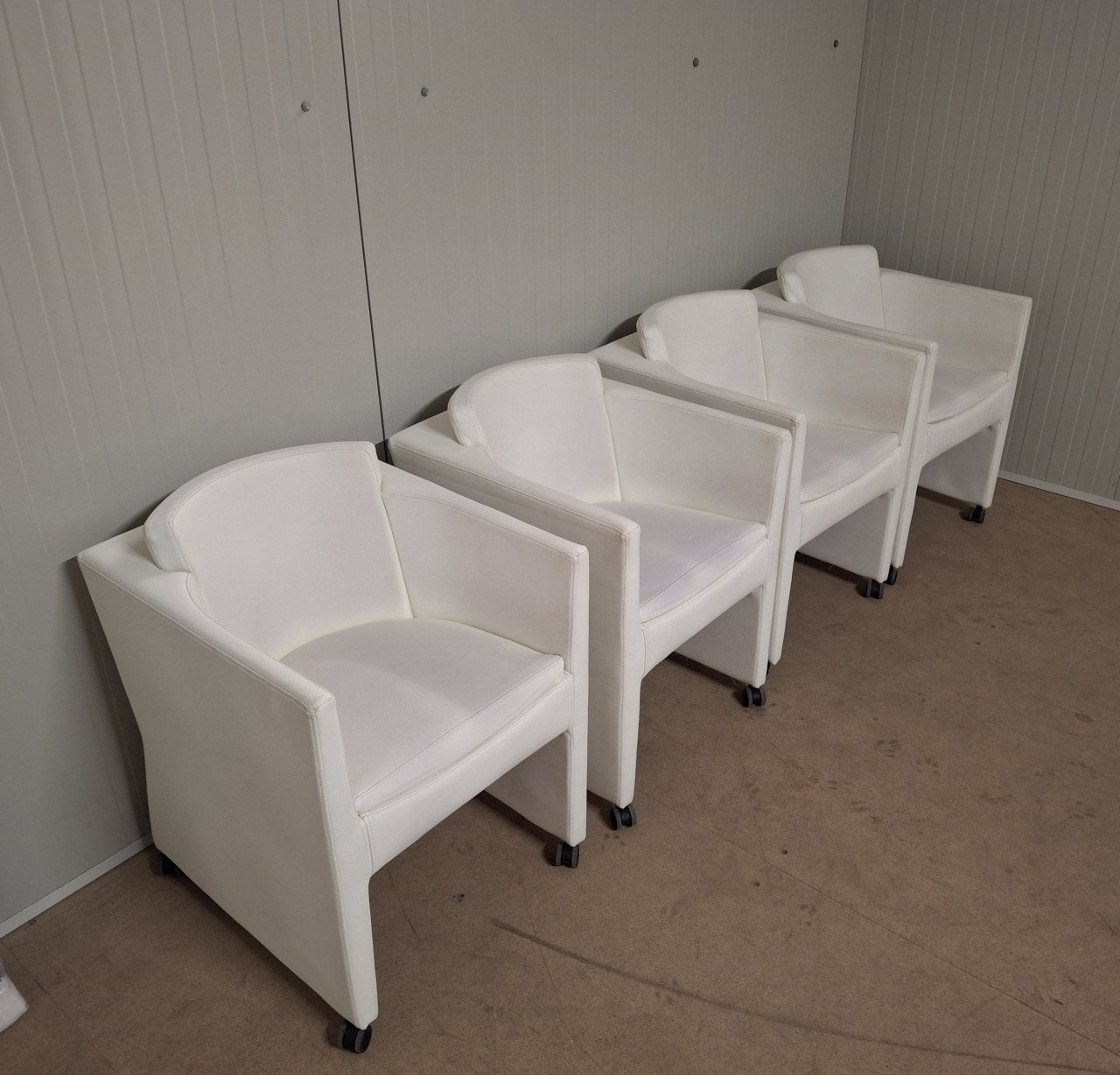 Mooie stevige echt leren eetkamerstoelen