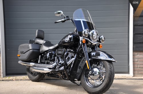 Harley-Davidson FLHCS Heritage Softail Classic 114