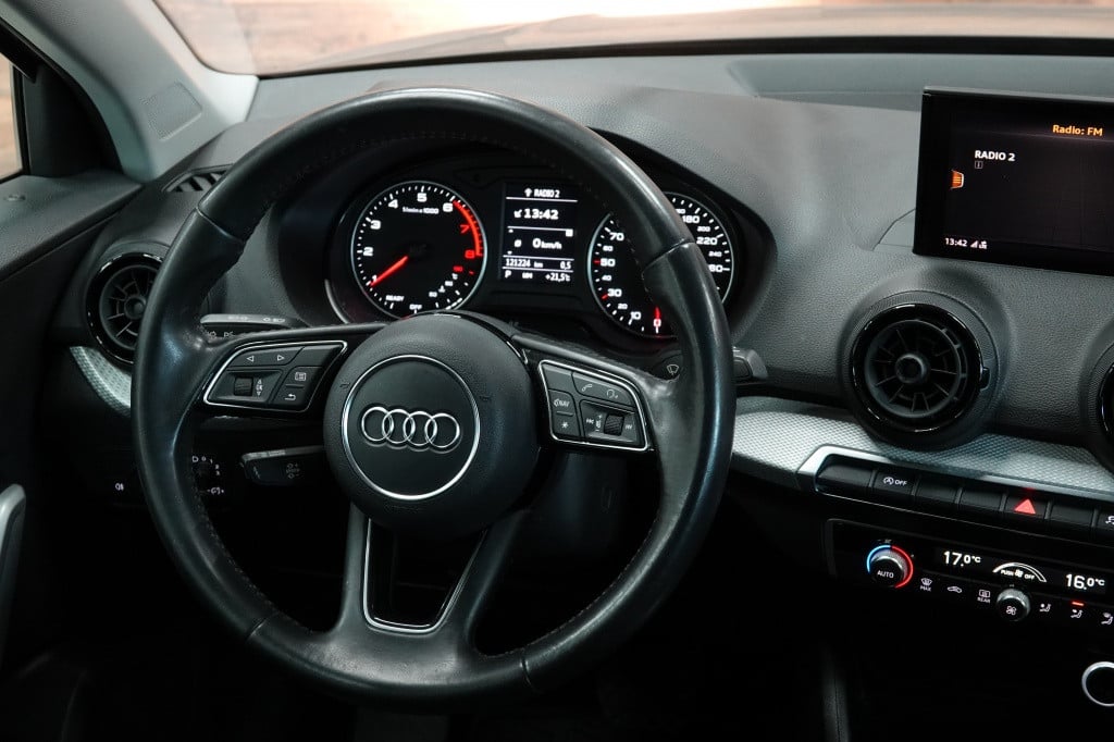 Audi Q2 1.0 tfsi | pdc | airco | 20" |