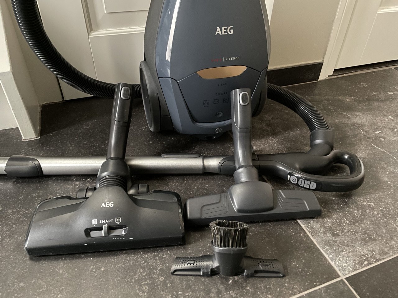 AEG Smart Silence VX82-1-ECO stofzuiger, superstil, zuinig