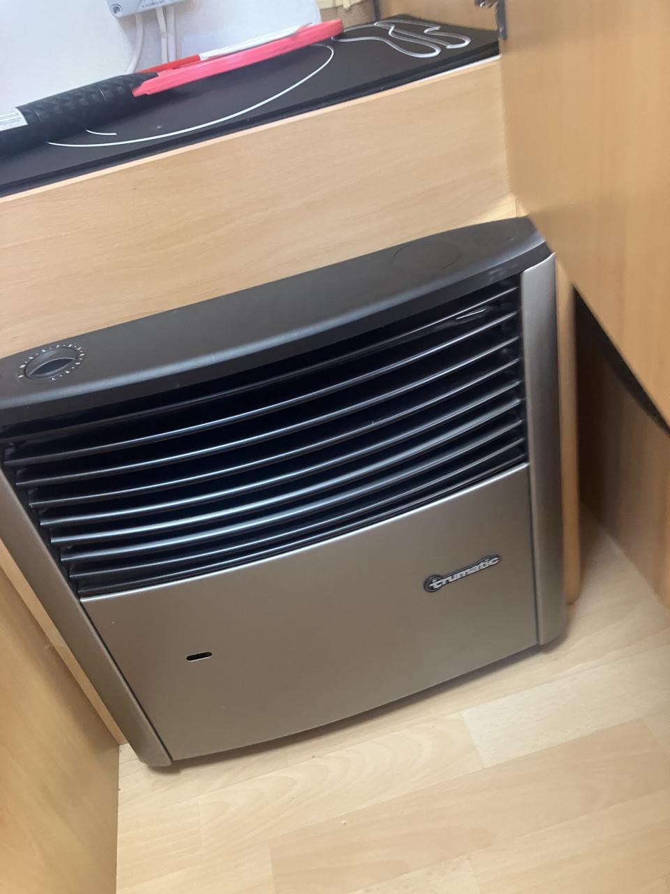 Te koop Beyerland caravan, 390-D sprinter LX (type 403b)