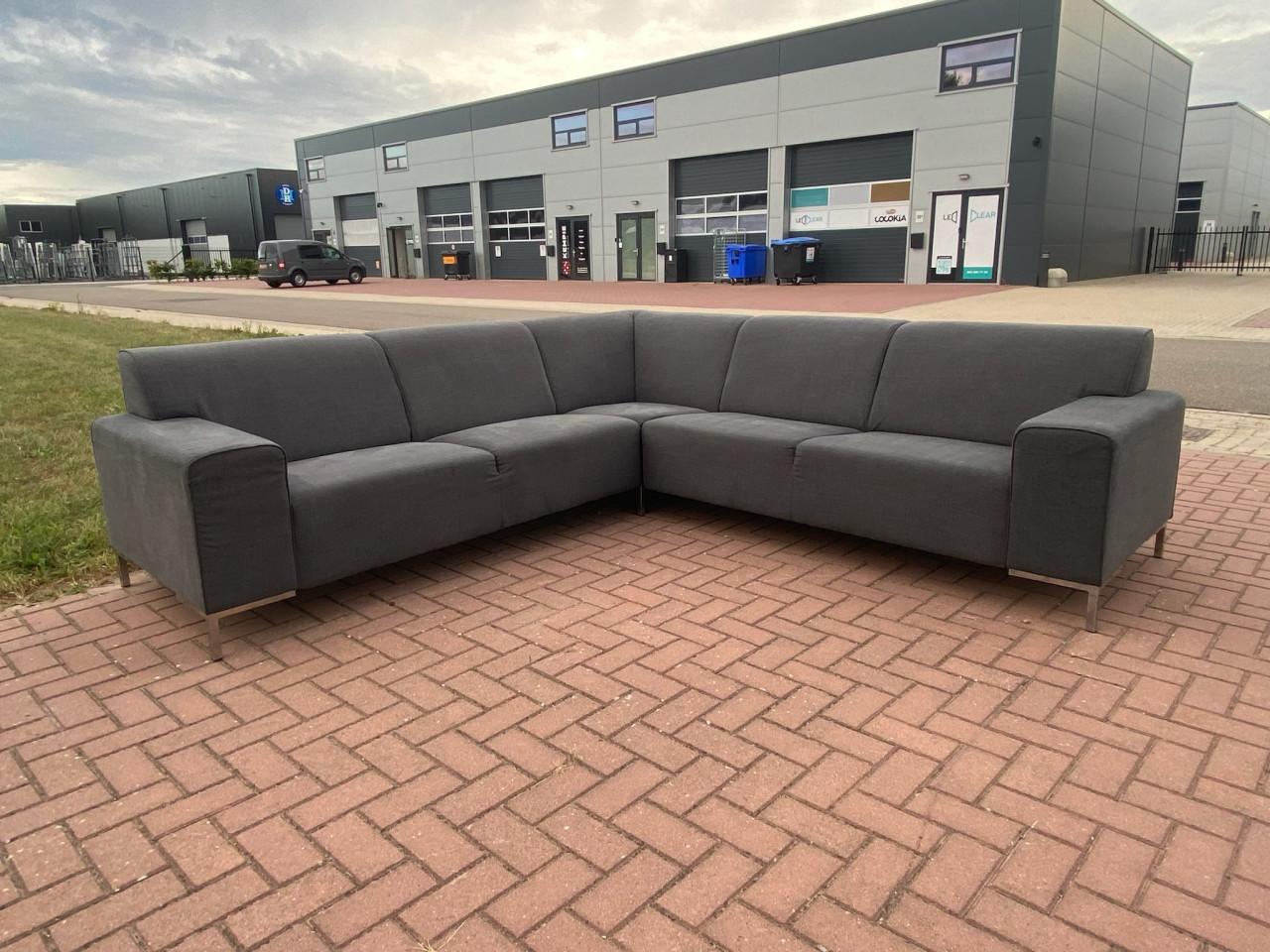 Mooie Grijze Stoffen Hoekbank – Duurzame Metalen Basis –Gratis Levering NL