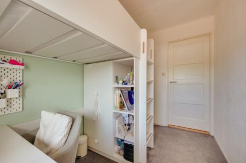 Hoogslaper wit met bureau