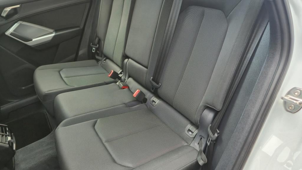 Audi Q3 45 tfsi e edition