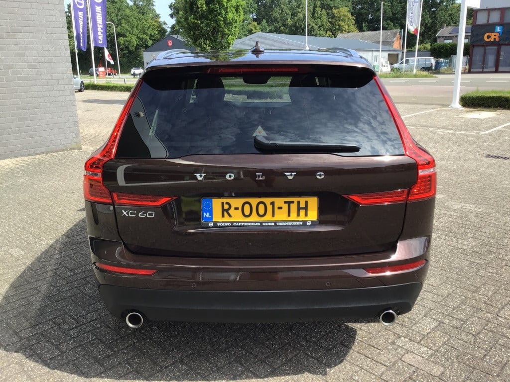 Volvo XC60 t8 390pk recharge mo.pro leder/luchtvering/h.k. audio/360 camera