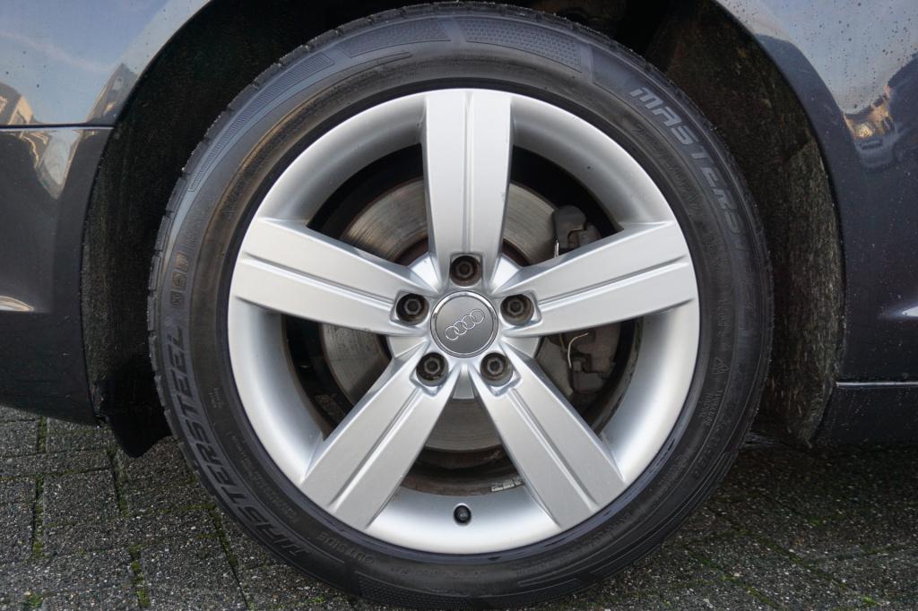 Audi A6 limousine 2.4 v6 pro line automaat - climate / stoelverw. / cruise 