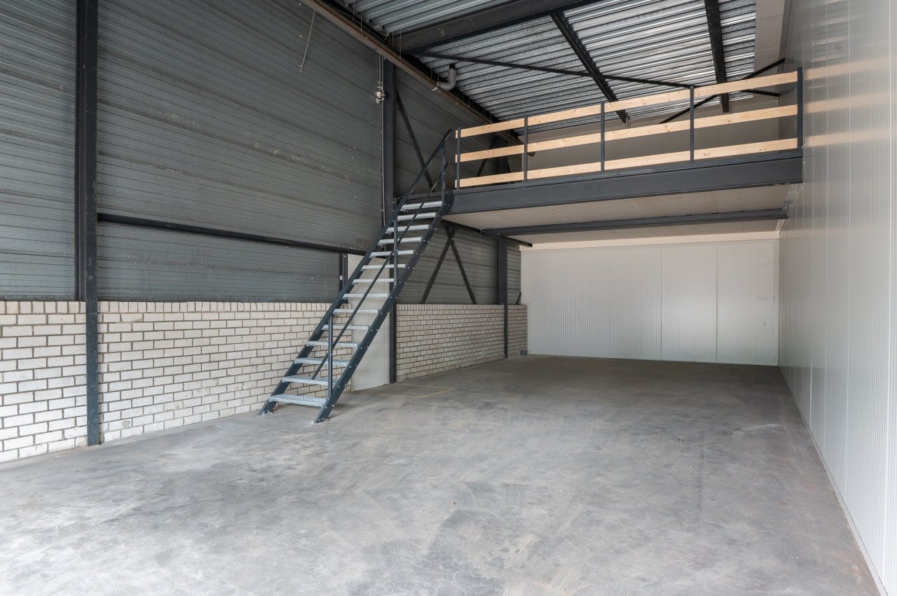 Bedrijfsunit in Middelburg met eigen buitenterrein – koop of huur mogelijke