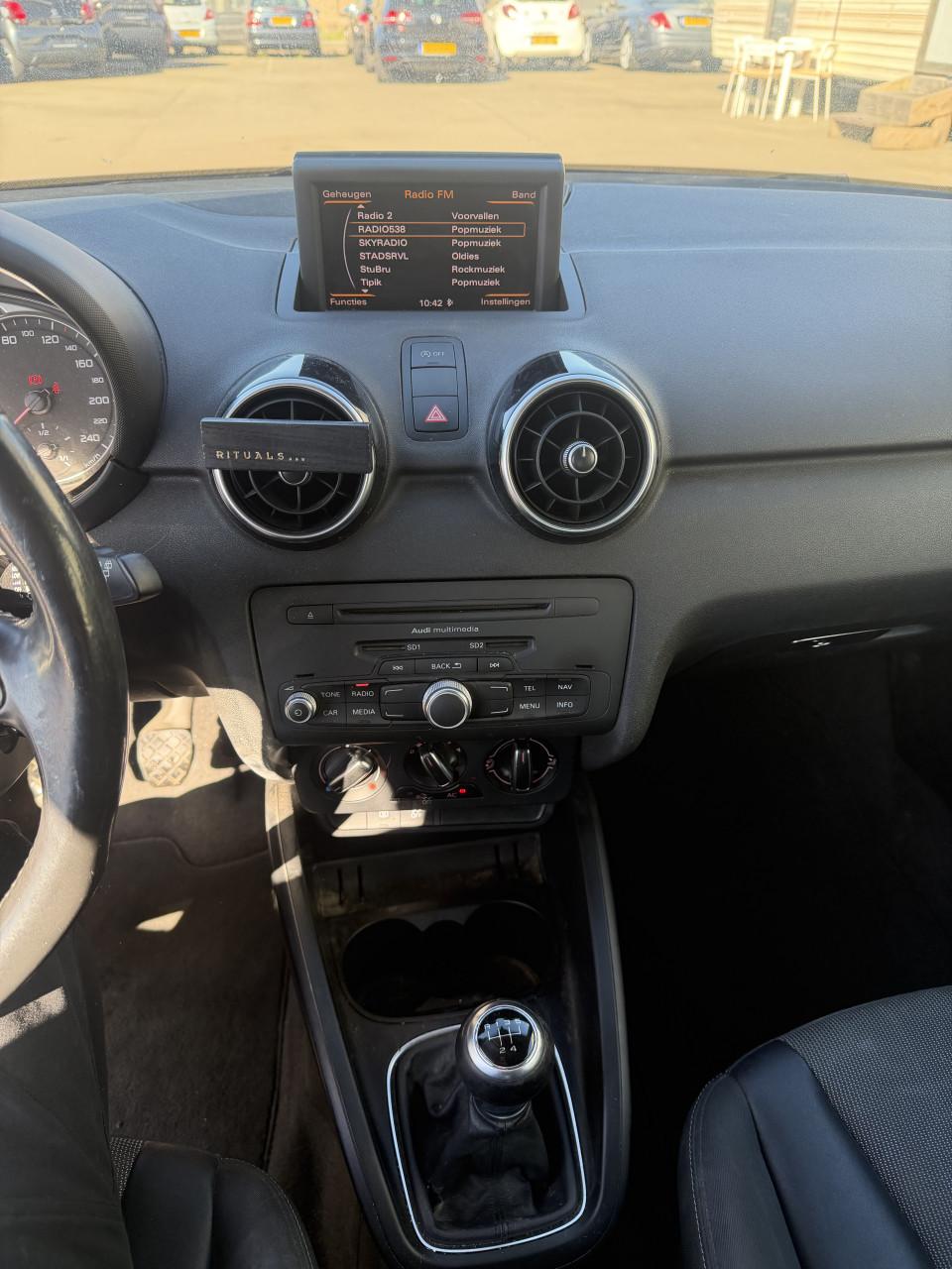 Audi A1 1.2 TFSI Pro Line Business Bouwjaar 2011 AIRCO NAP ! ! !