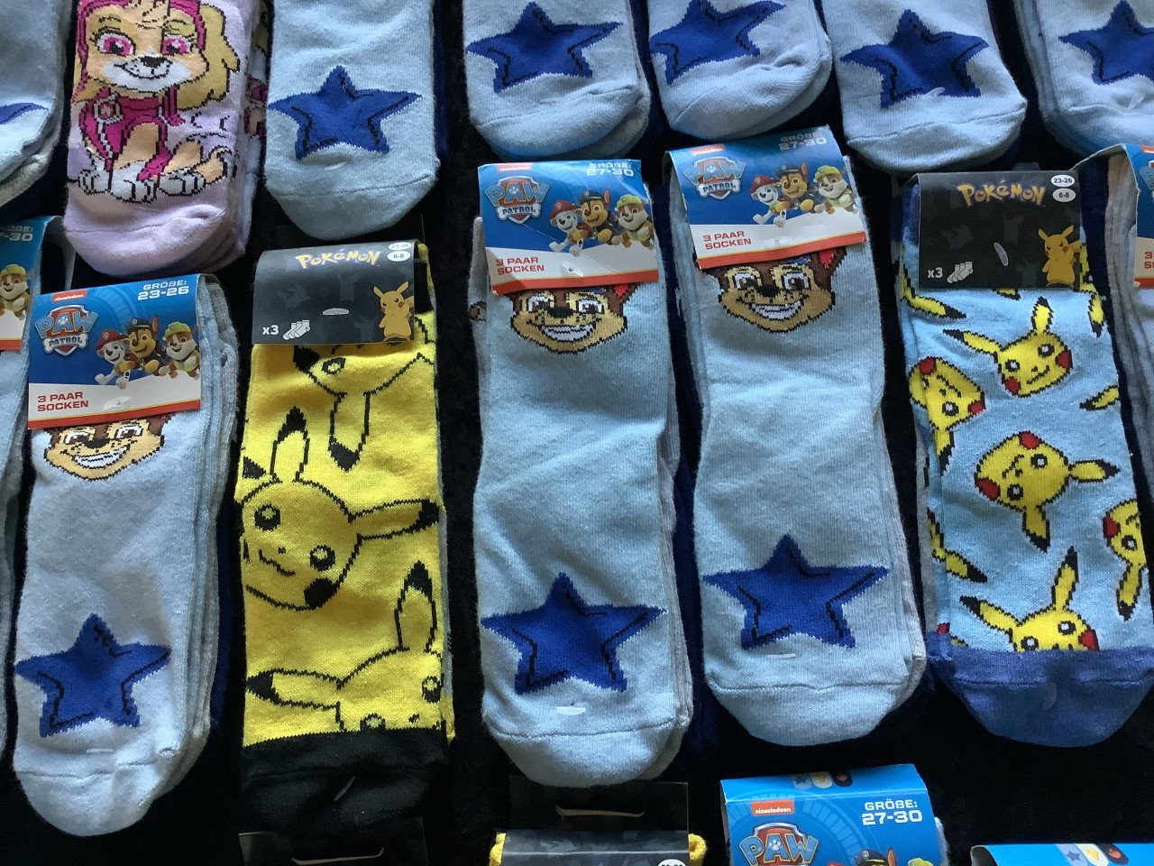 Partij Paw Patrol en Pokemon sokken. ( partij 141)