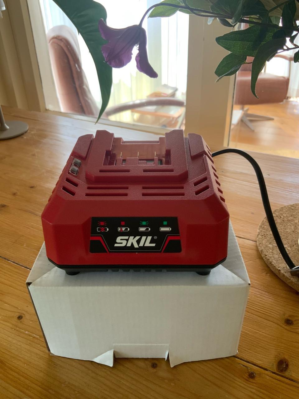 Opvangbak skil maaimachine plus accu. z.g.a.n.