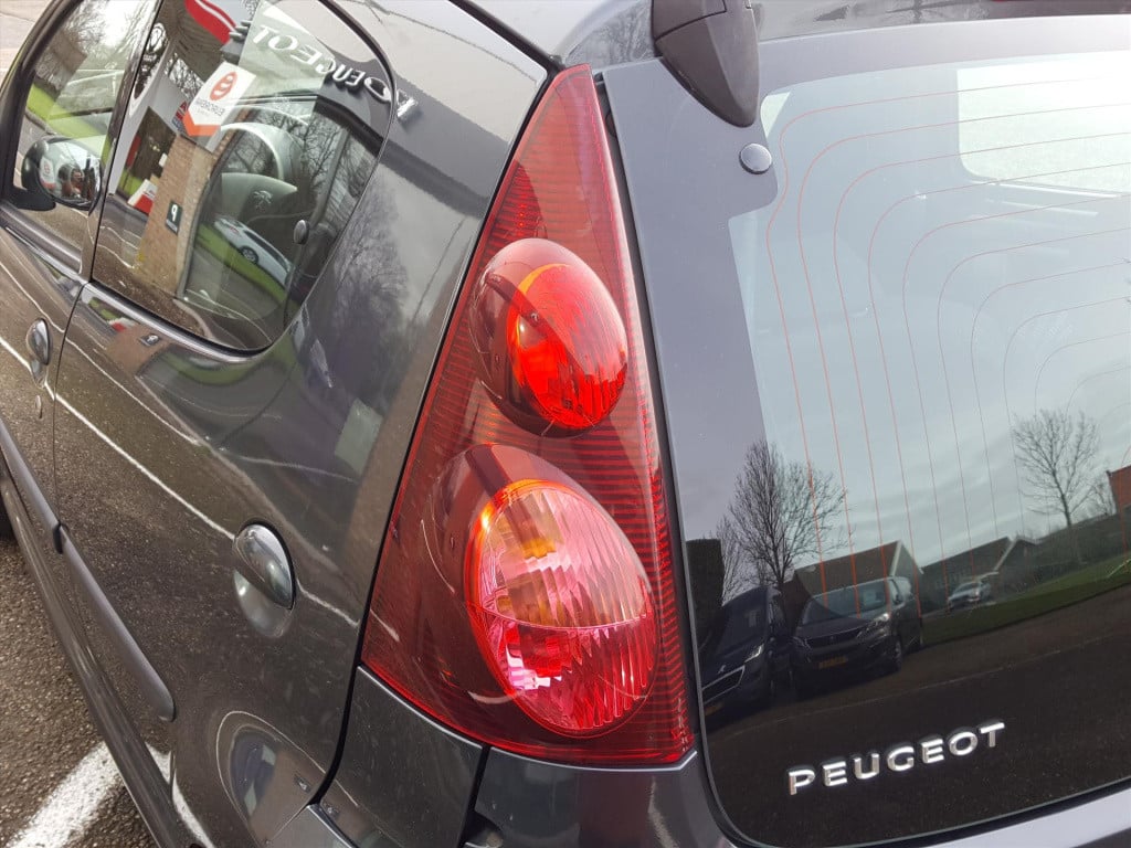 Peugeot 107 1.0 68pk 5d active airco | elektrische ramen | centrale vergren