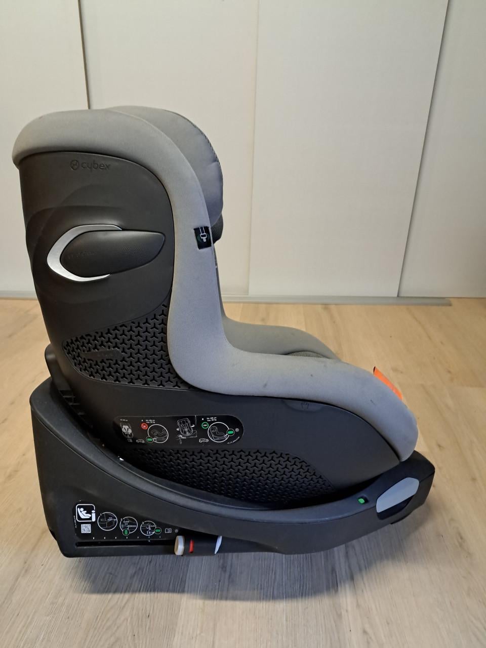 Draaibare CYBEX Sirona Gi i-Size Plus met ISOFIX