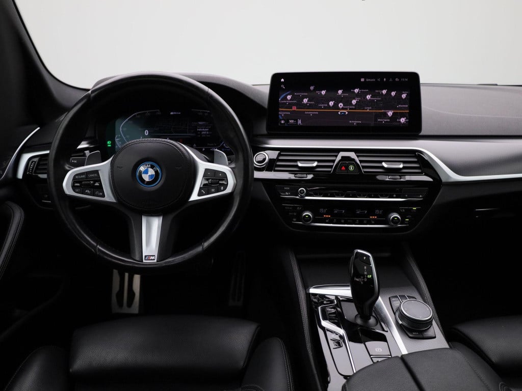 BMW 5 Serie 520e business edition plus | m-sport | automaat | schuifdak | t