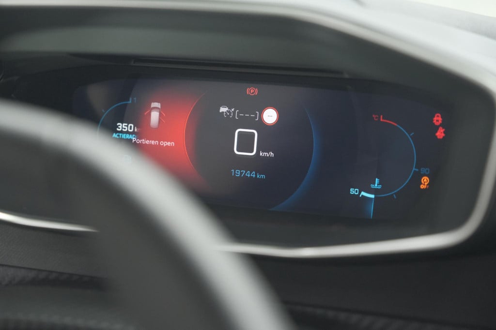 Peugeot 208 puretech 100 allure | adaptieve cruise control | camera | apple