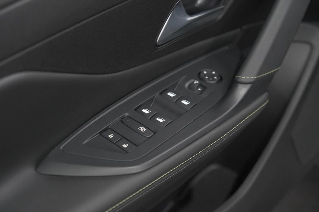 Peugeot 408 1.2 hybrid 136 e-dcs6 gt | 360 camera | elektrische kofferklep 