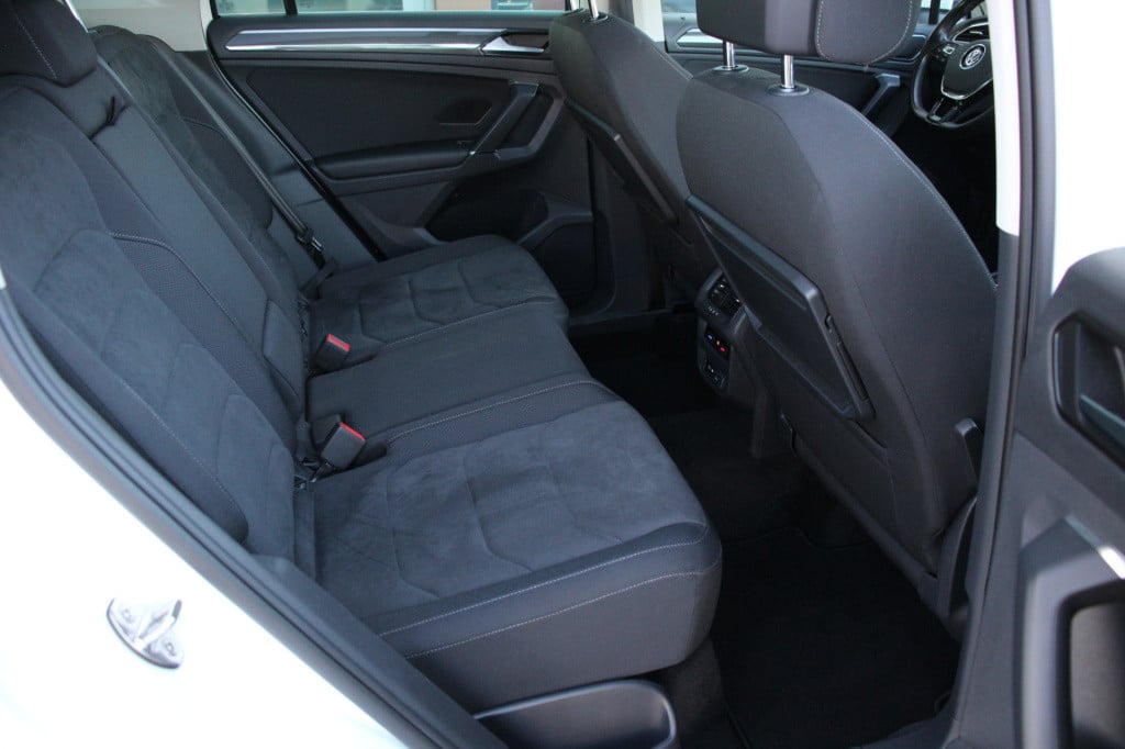 Volkswagen Tiguan 1.4 tsi 4motion r-line | pano | v.c. | acc | el. trekhaak