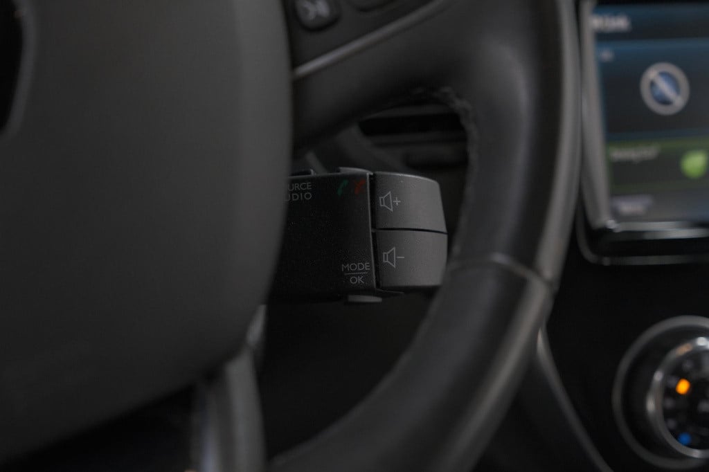 Renault Captur tce 90 intens | camera | navigatie | parkeersensoren | clima