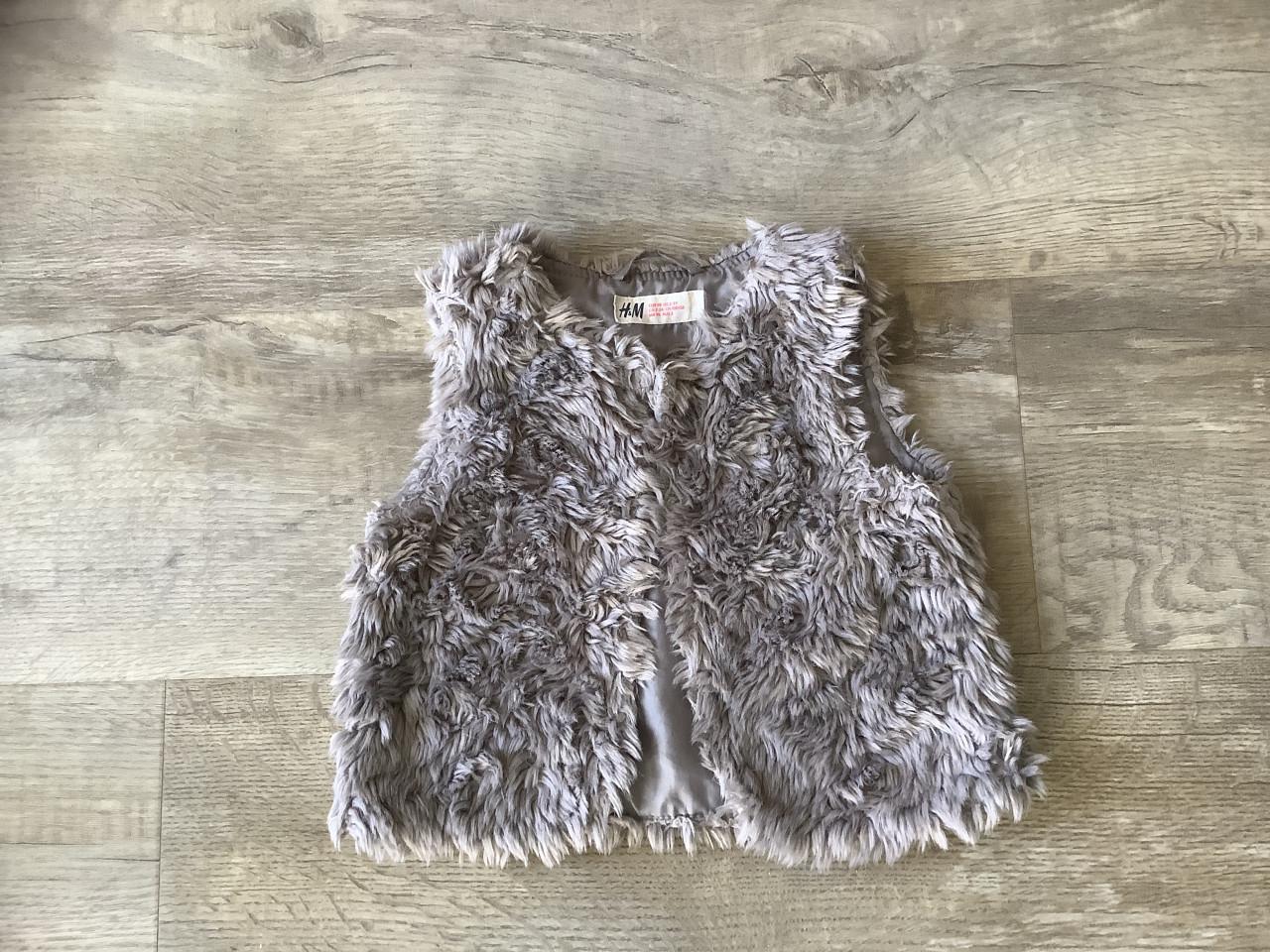 H&M grijs fluffy Hesje - maat 98