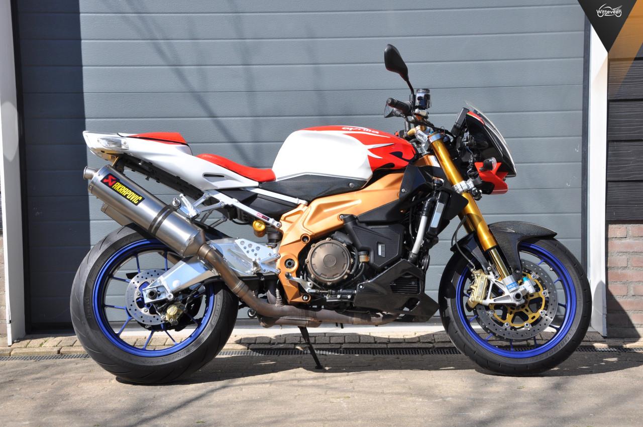 Aprilia Tuono 1000 R Factory Akrapovic