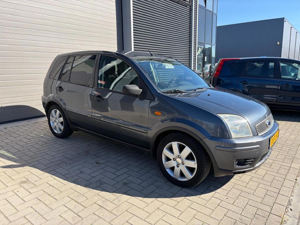 Ford Fusion 1.6-16v futura/174.000 nap/nwe koppeling/trekhaak/lichtmetaal/