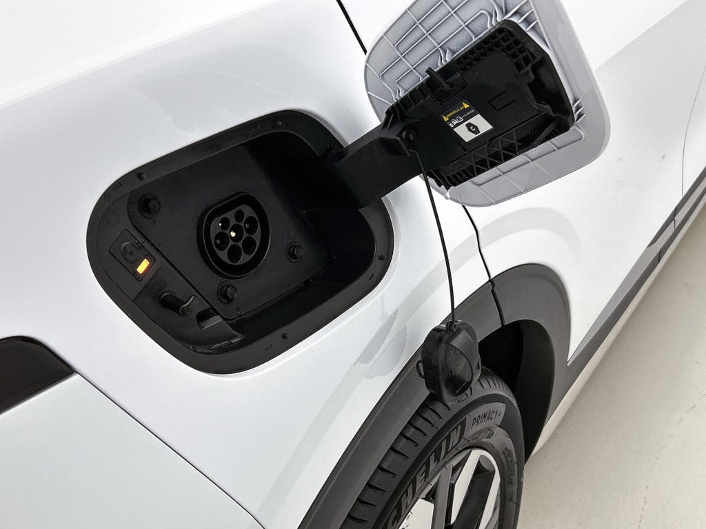Kia Sportage 1.6 t-gdi plug-in hybrid awd dynamicline | sidebars | lichtmet