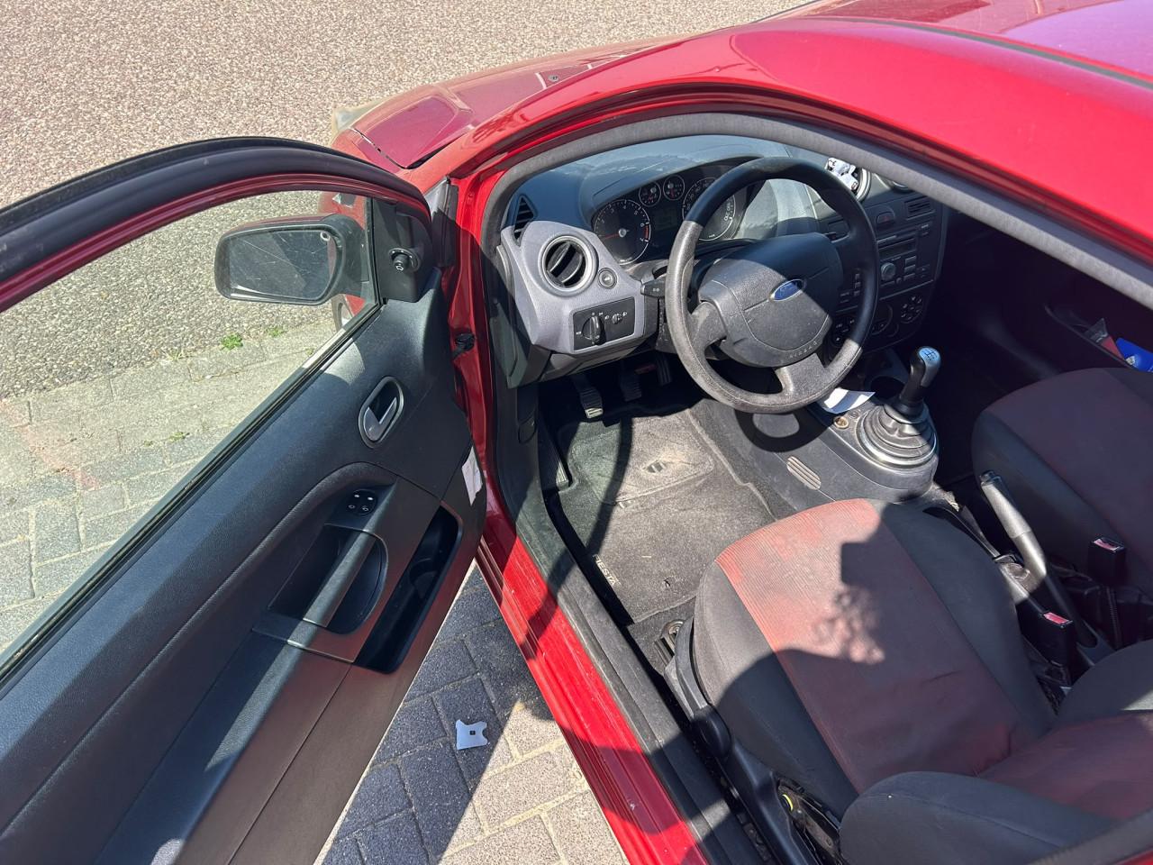 Ford Fiesta 1.4-16V Futura Veel Voor Weinig! APK tot 04-10-26