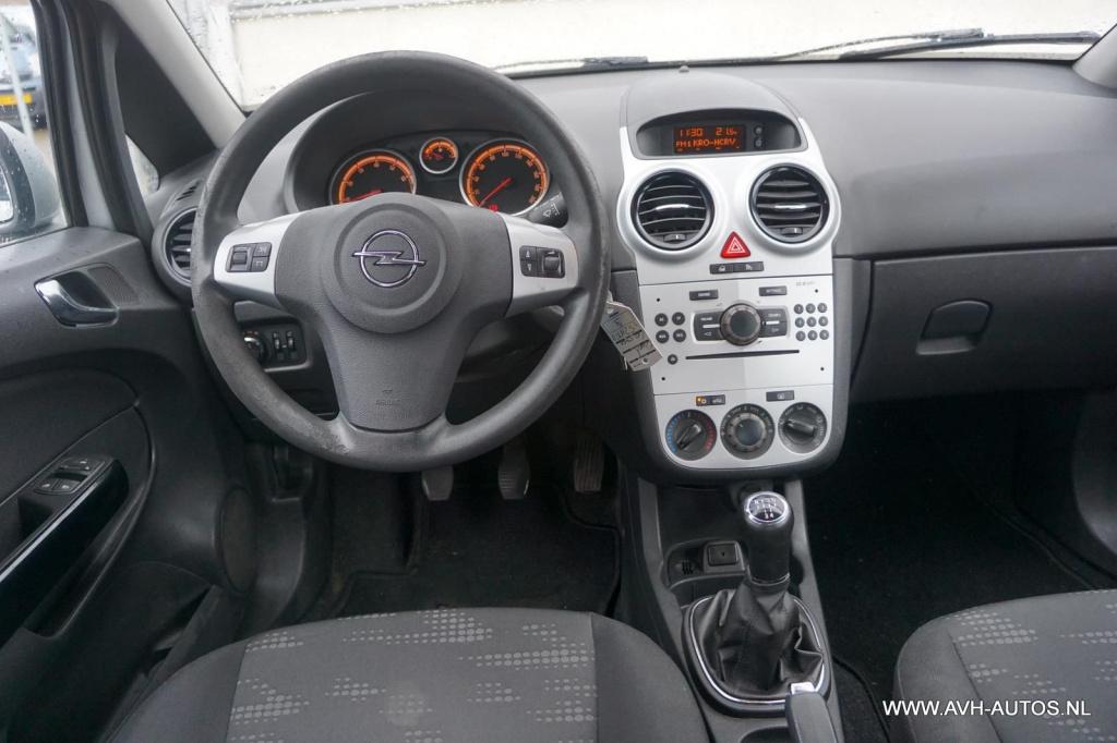 Opel Corsa 1.2-16v cosmo