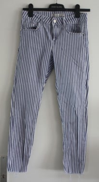 Blauw wit gestreepte broek maat 38