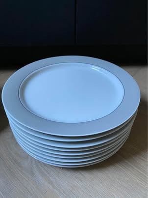 Servies, 9 delig servies, borden, schalen, theepot, kop en schotels, gebaks