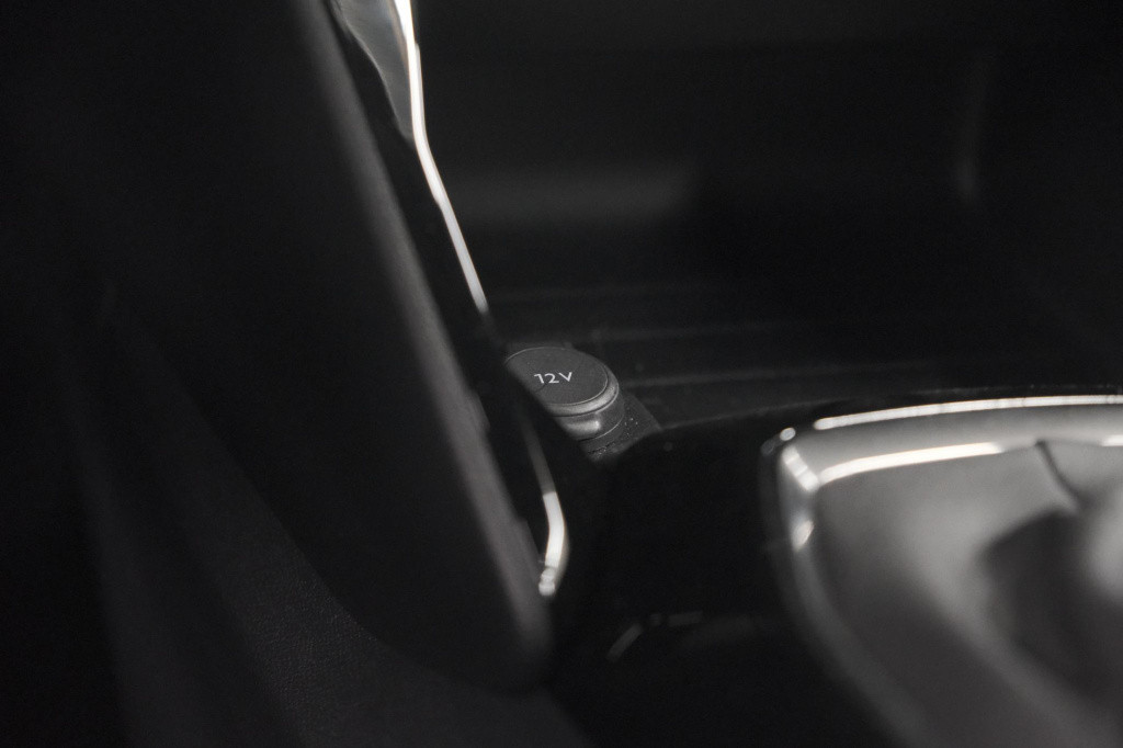 Peugeot 2008 puretech 100 allure | 360 camera | dodehoekdetectie | navigati