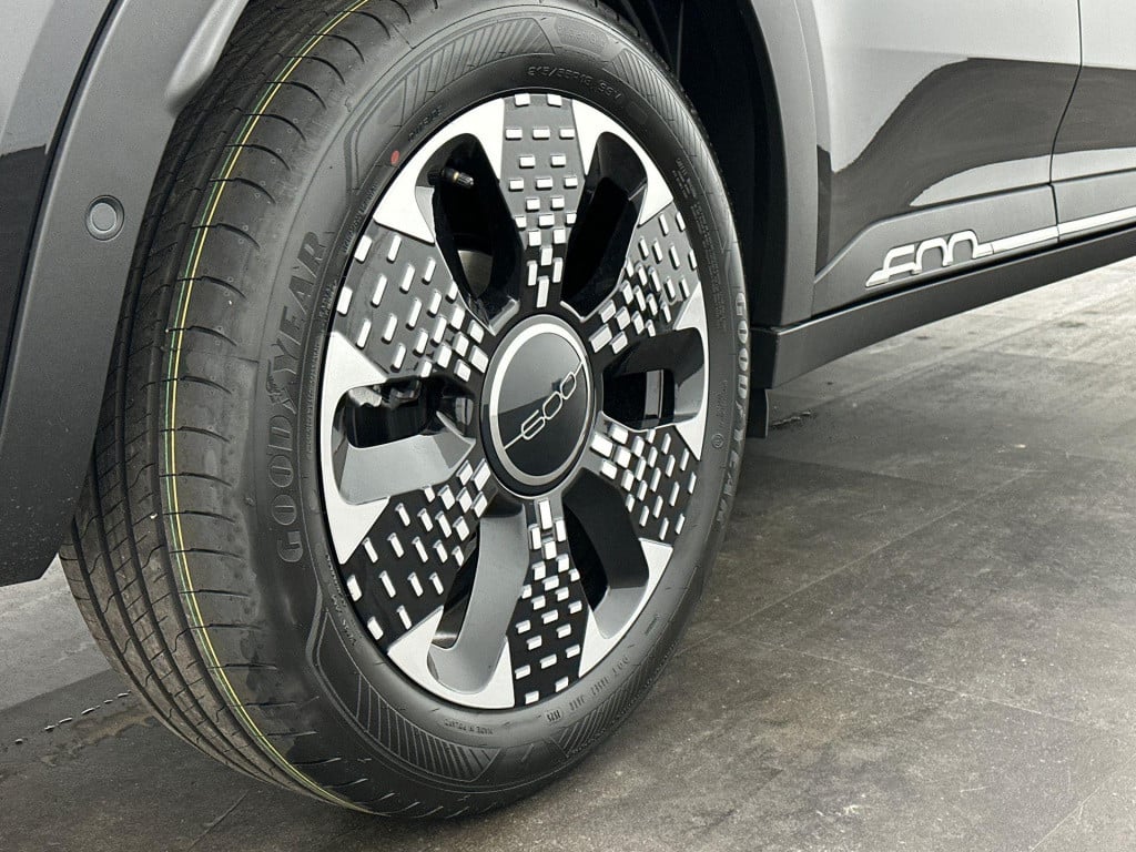 Fiat 600 1.2 hybrid la prima