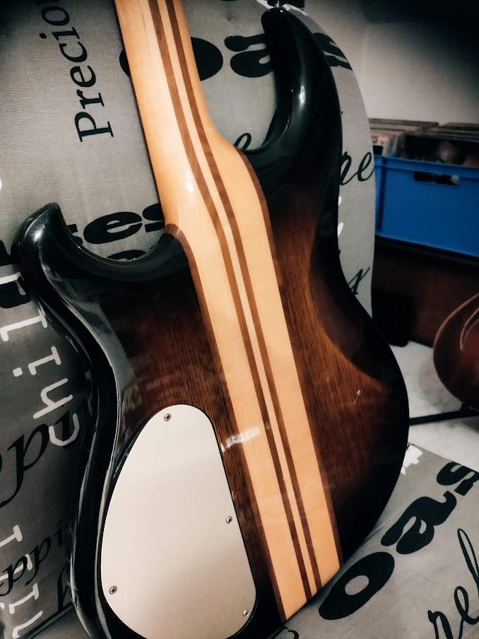 Stevige Aria gitaar voor kenners.